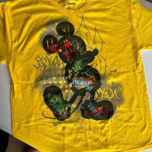 Disney - XL Yellow T-shirt with Mickey on the front.